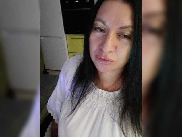 Nikoletta25 live cam on BongaCams