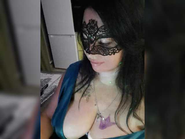 Nikoletta25 live cam on BongaCams