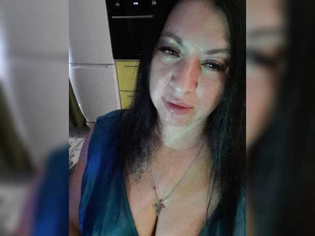 Nikoletta25 live cam preview