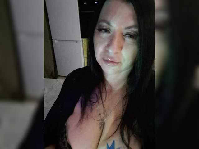 Nikoletta25