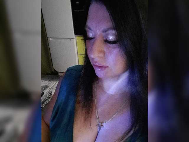 Nikoletta25 live cam preview