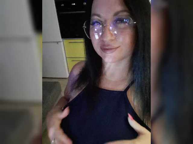 Nikoletta25 live cam on BongaCams