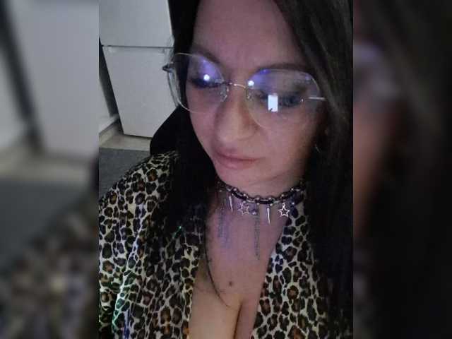 Nikoletta25 live cam on BongaCams