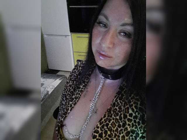 Nikoletta25 live cam on BongaCams