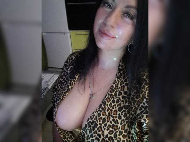 Nikoletta25 live cam on BongaCams