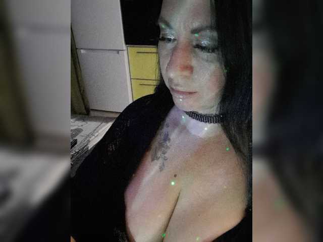 Nikoletta25 live cam on BongaCams