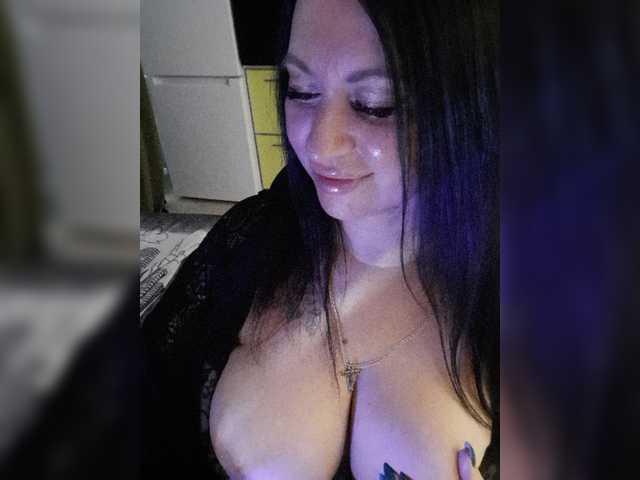 Nikoletta25 live cam on BongaCams