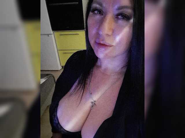 Nikoletta25