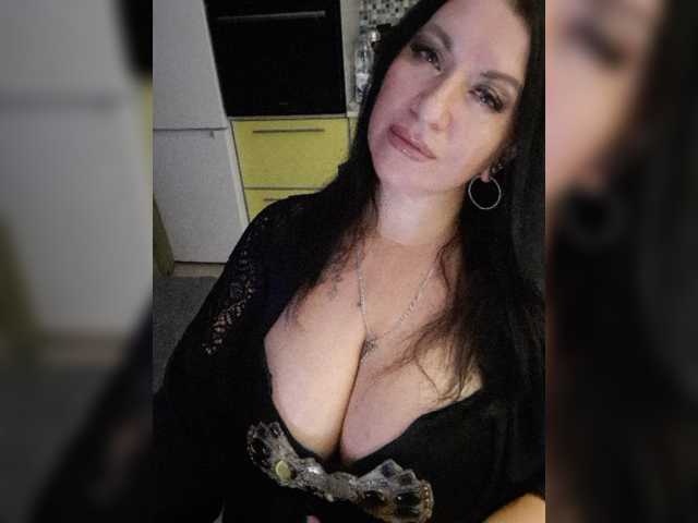 Nikoletta25 live cam preview