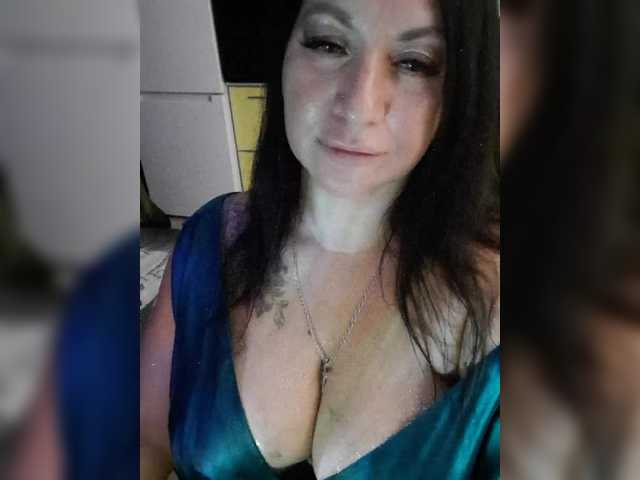 Nikoletta25