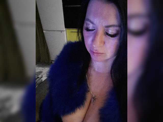 Nikoletta25 live cam on BongaCams