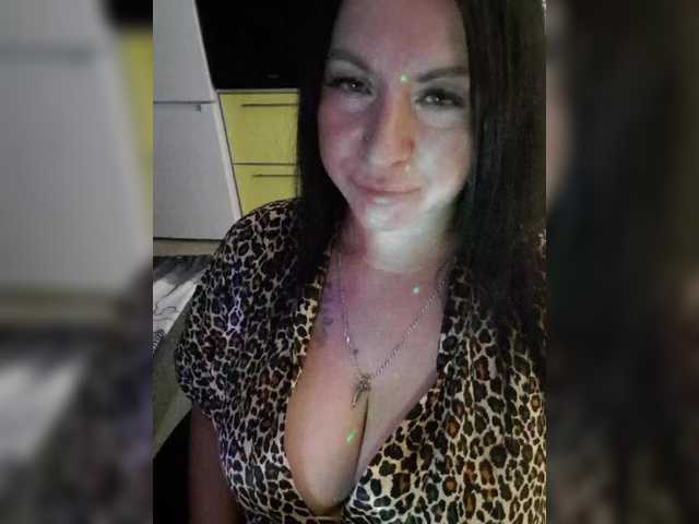Nikoletta25 live cam on BongaCams