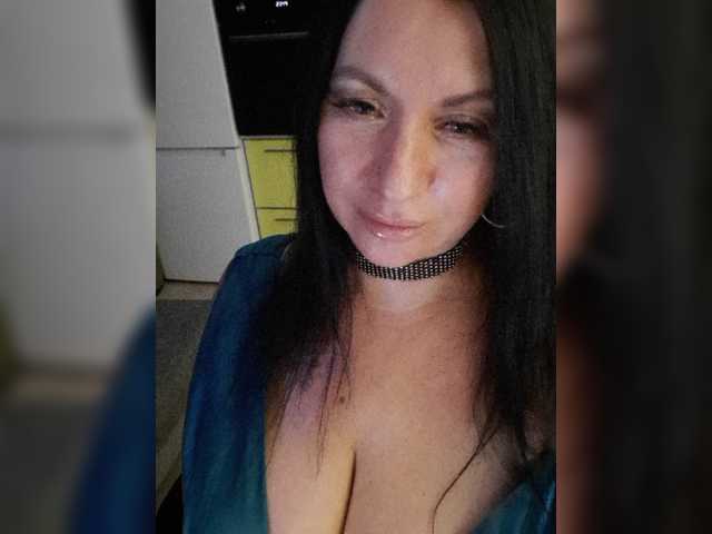Nikoletta25 live cam preview