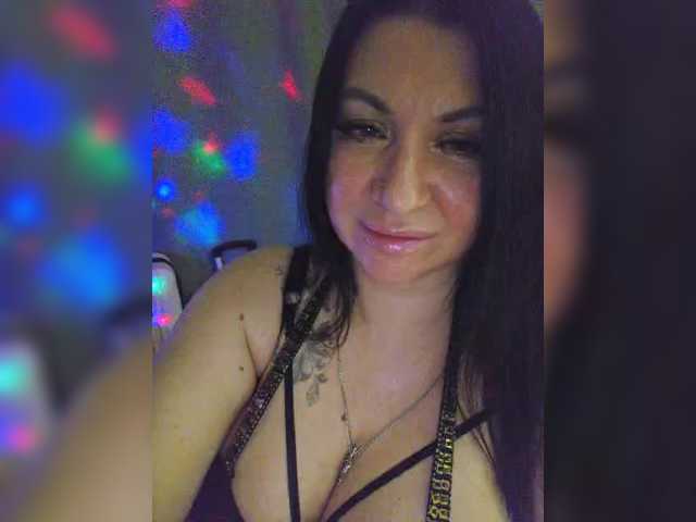 Nikoletta25 live cam