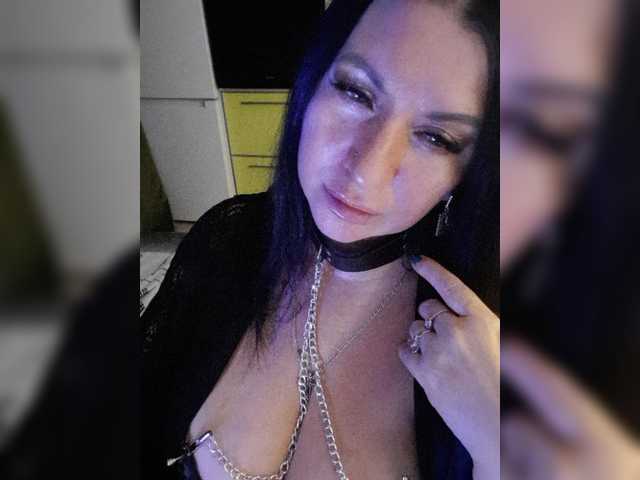 Nikoletta25 live cam on BongaCams