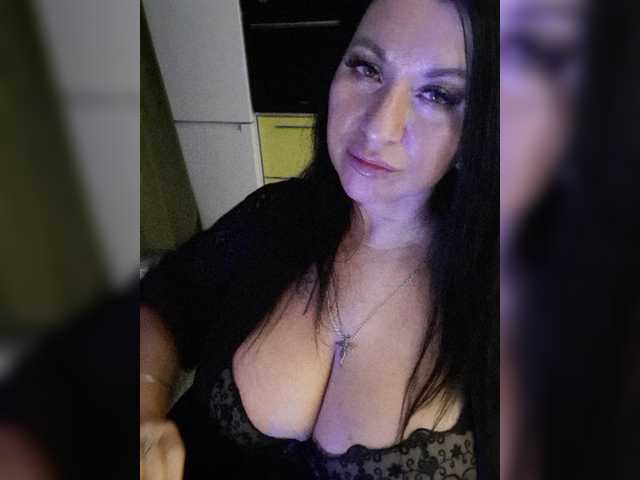 Nikoletta25