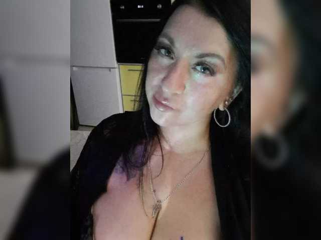 Nikoletta25