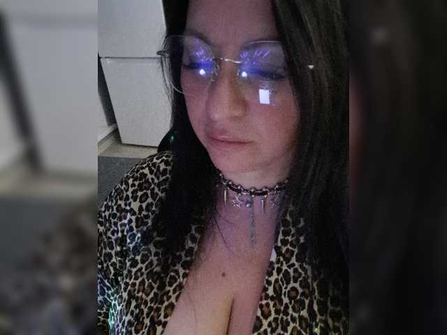 Nikoletta25 live cam on BongaCams