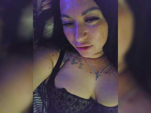 Nikoletta25 live cam on BongaCams