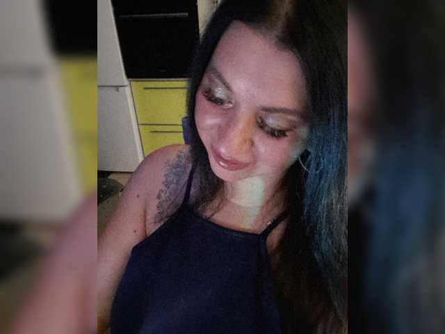 Nikoletta25 live cam on BongaCams