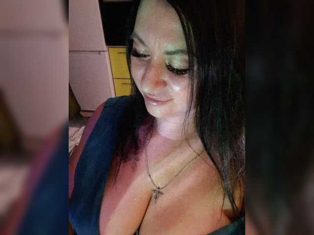 Nikoletta25