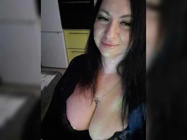 Nikoletta25