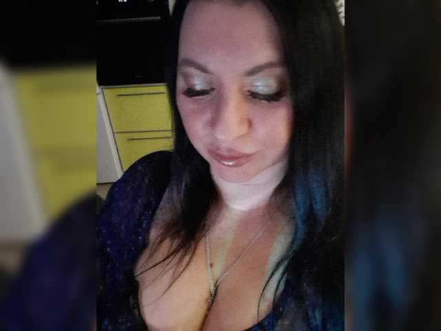 Nikoletta25 live cam on BongaCams
