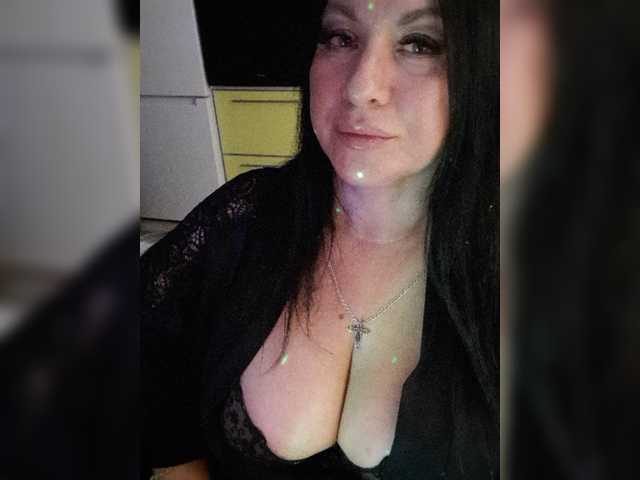 Nikoletta25