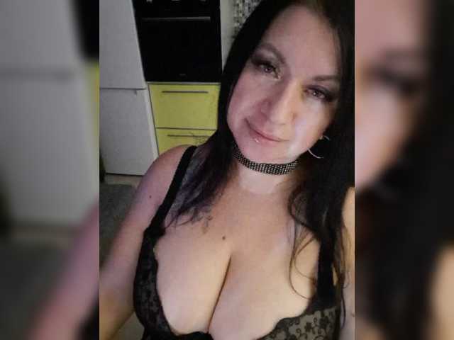 Nikoletta25