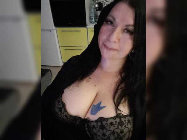 Nikoletta25
