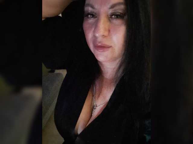 Nikoletta25 live cam preview