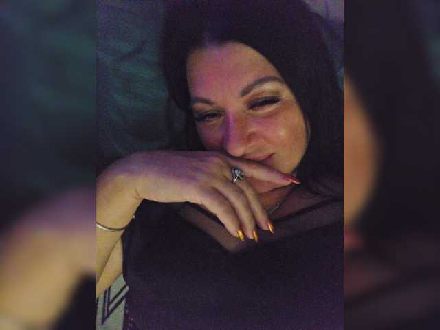 Nikoletta25 live cam on BongaCams