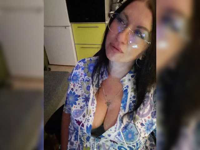 Nikoletta25 live cam on BongaCams
