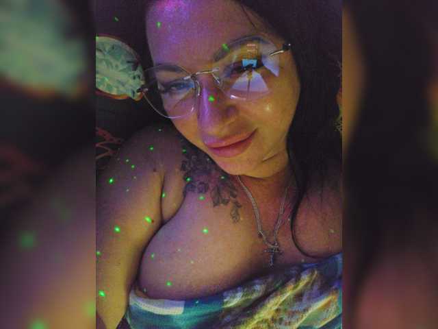 Nikoletta25 live cam on BongaCams