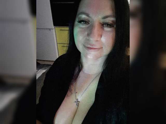 Nikoletta25
