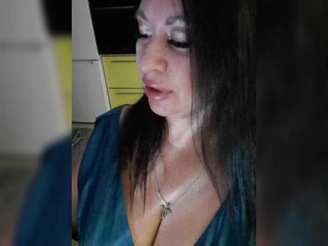 Nikoletta25