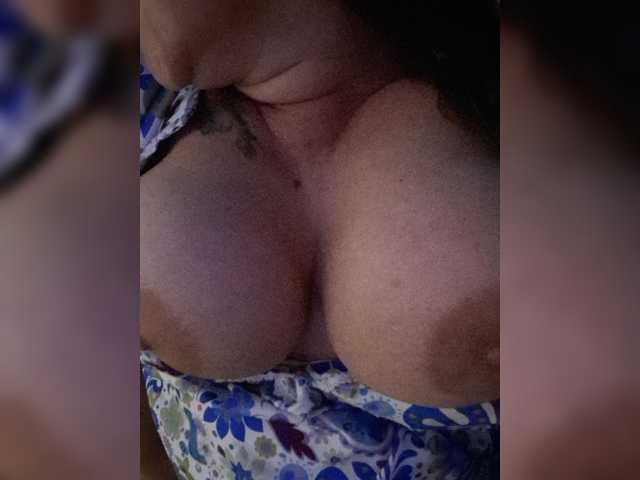 Nikoletta25 live cam on BongaCams