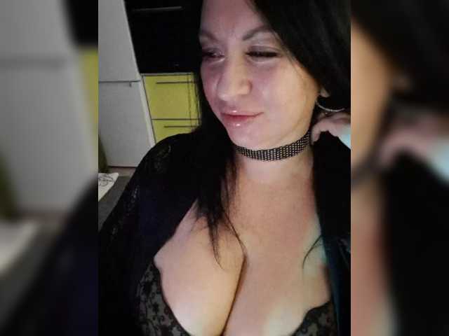 Nikoletta25, live now on BongaCams