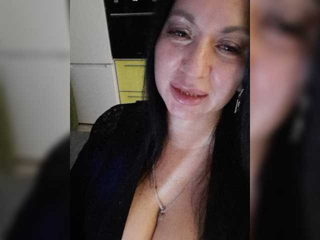 Nikoletta25