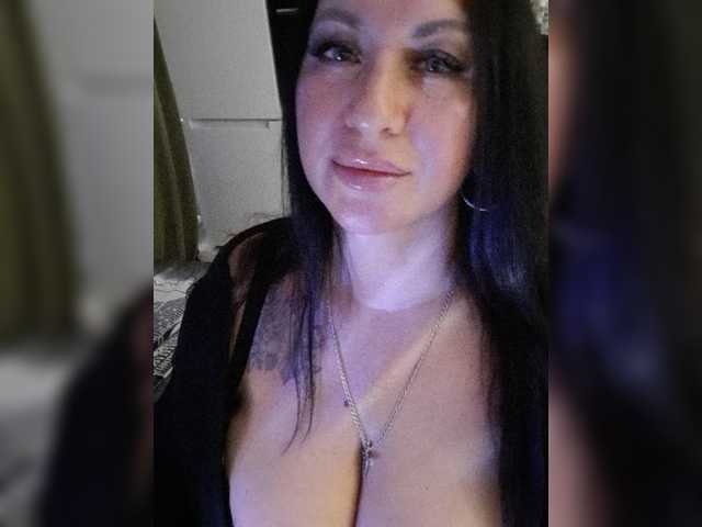 Nikoletta25