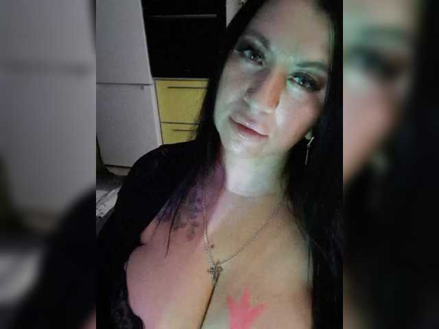 Nikoletta25