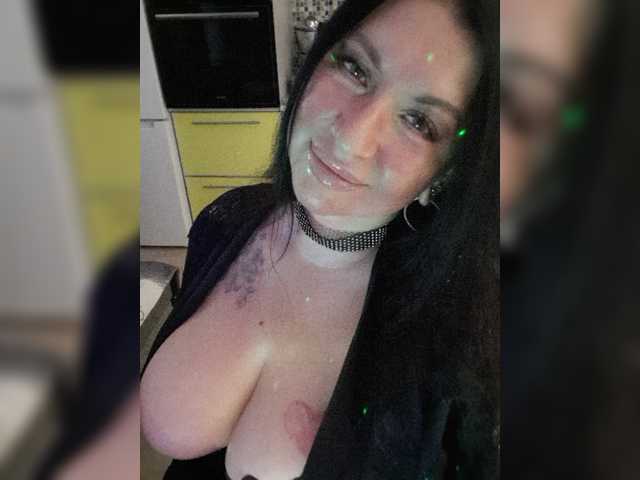 Nikoletta25 live cam on BongaCams