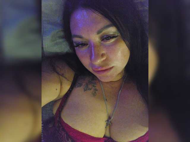 Nikoletta25 live cam on BongaCams