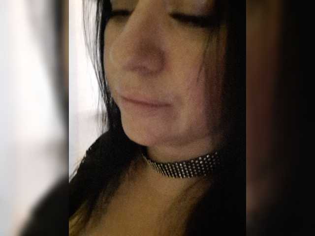 Nikoletta25, live now on BongaCams