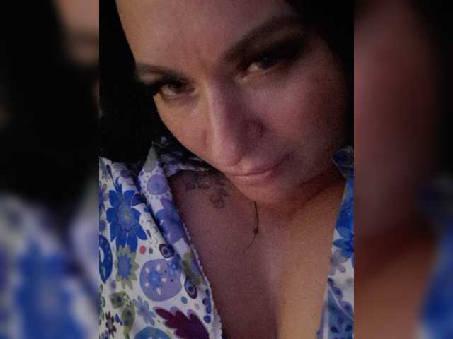 Nikoletta25, live now on BongaCams