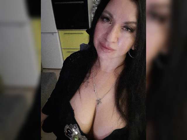 Nikoletta25