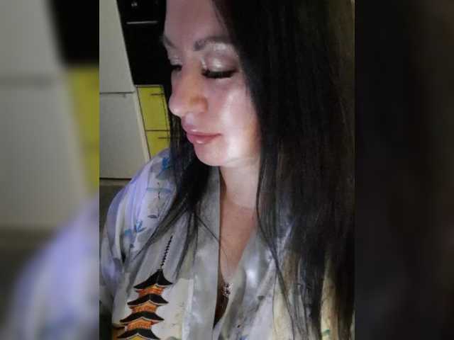 Nikoletta25 live cam preview