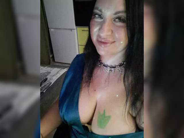 Nikoletta25