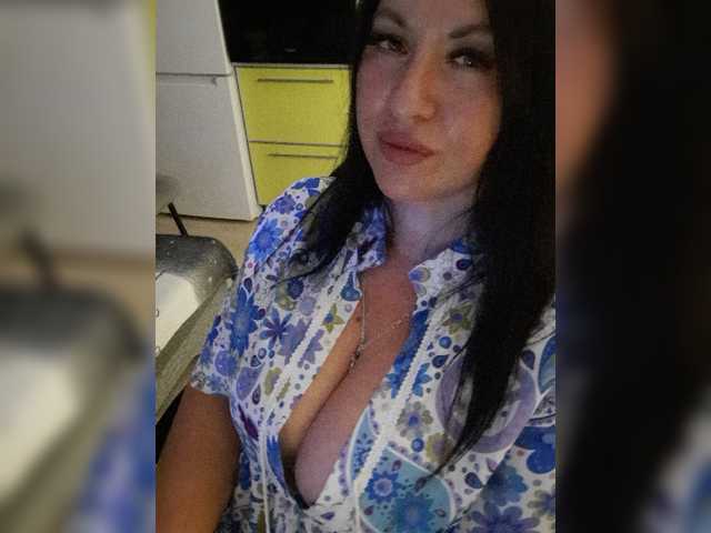 Nikoletta25