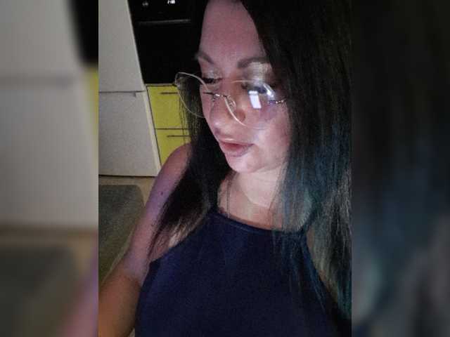 Nikoletta25 live cam on BongaCams